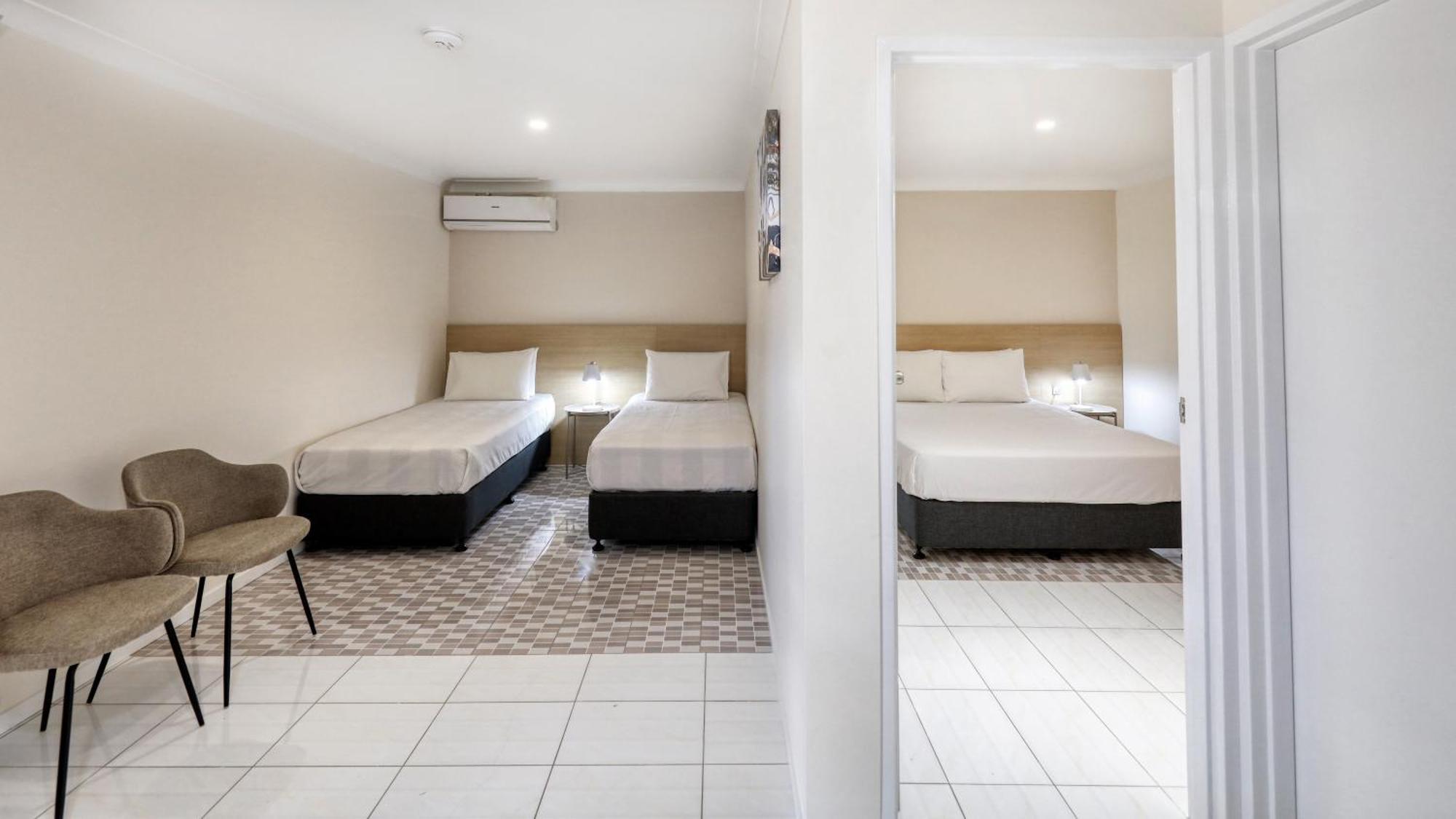 The Phoenix Artesian Spa Resort And Accommodation โมรี ภายนอก รูปภาพ