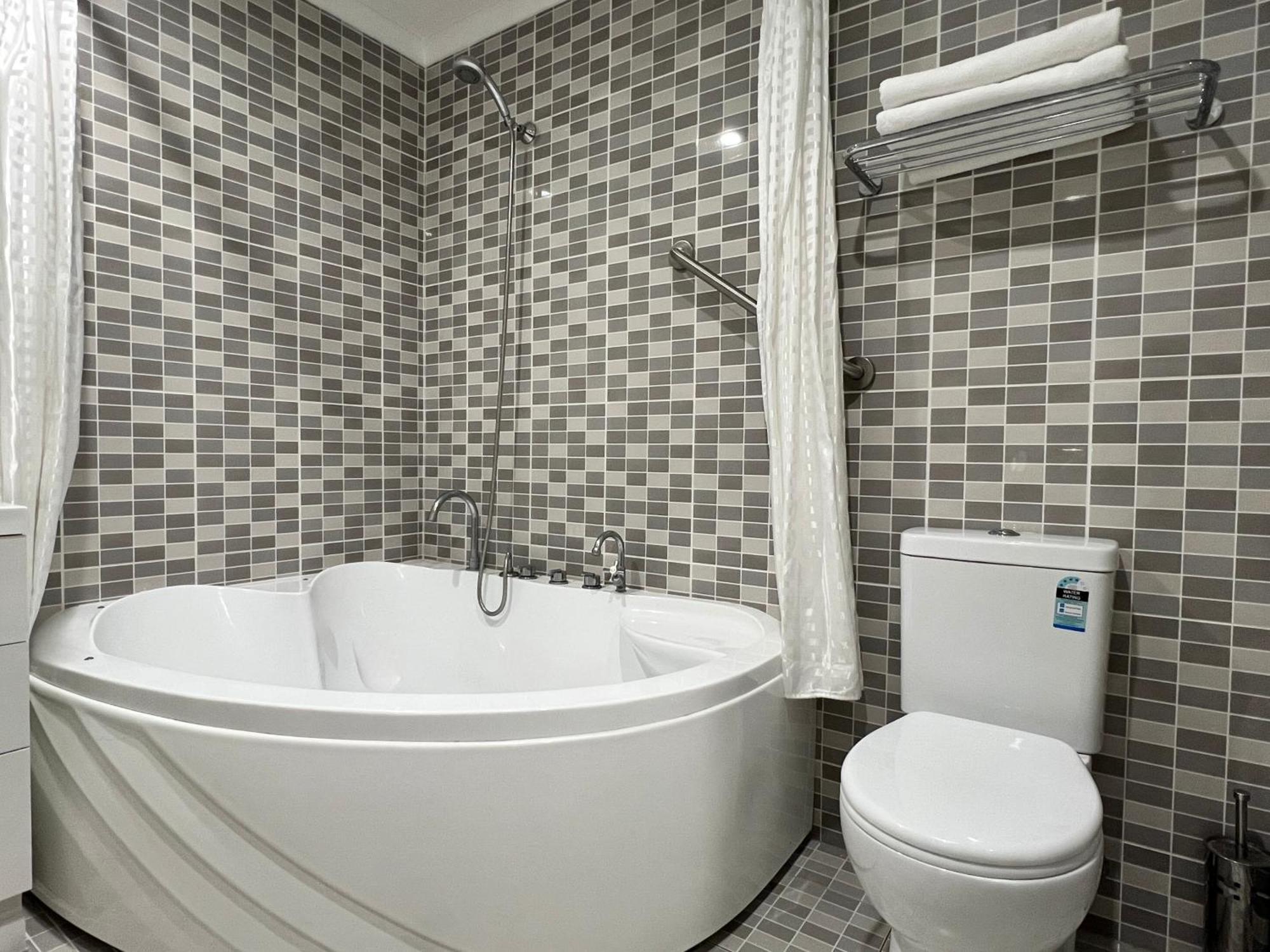 The Phoenix Artesian Spa Resort And Accommodation โมรี ภายนอก รูปภาพ